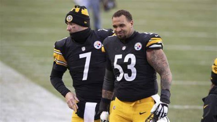 Did maurkice pouncey retire?