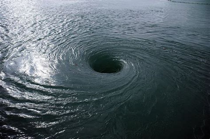 What causes whirlpools in lake piru?