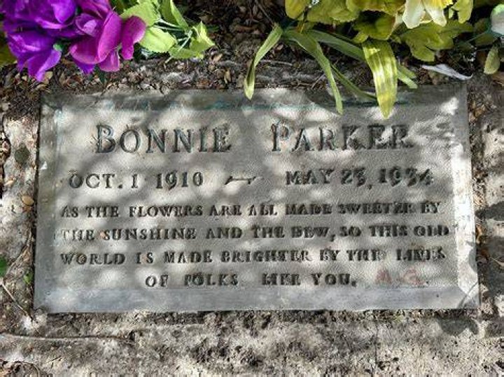 When is bonnie's funeral?