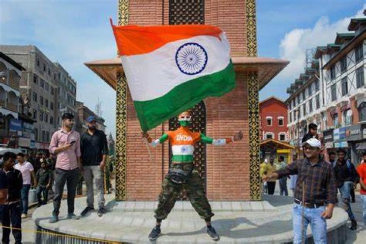 When kashmir got independence?